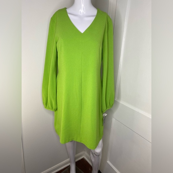 JUST…TAYLOR NWT Vibrant Lime Green V-Neck Dress - Picture 1 of 7